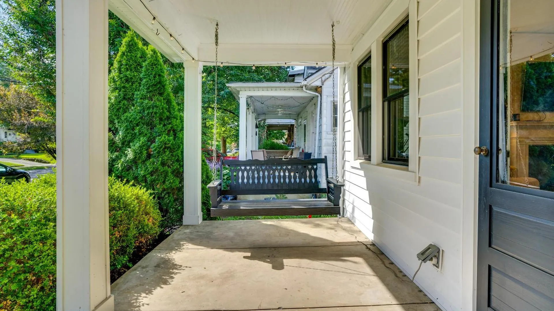 Charming Louisville Retreat With Patio And Fireplace! Holiday home